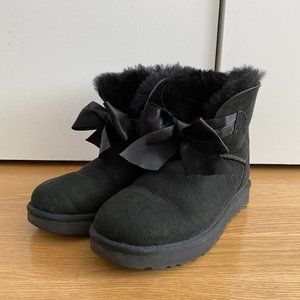 UGG Gita Bow Suede Boots Black Shearling